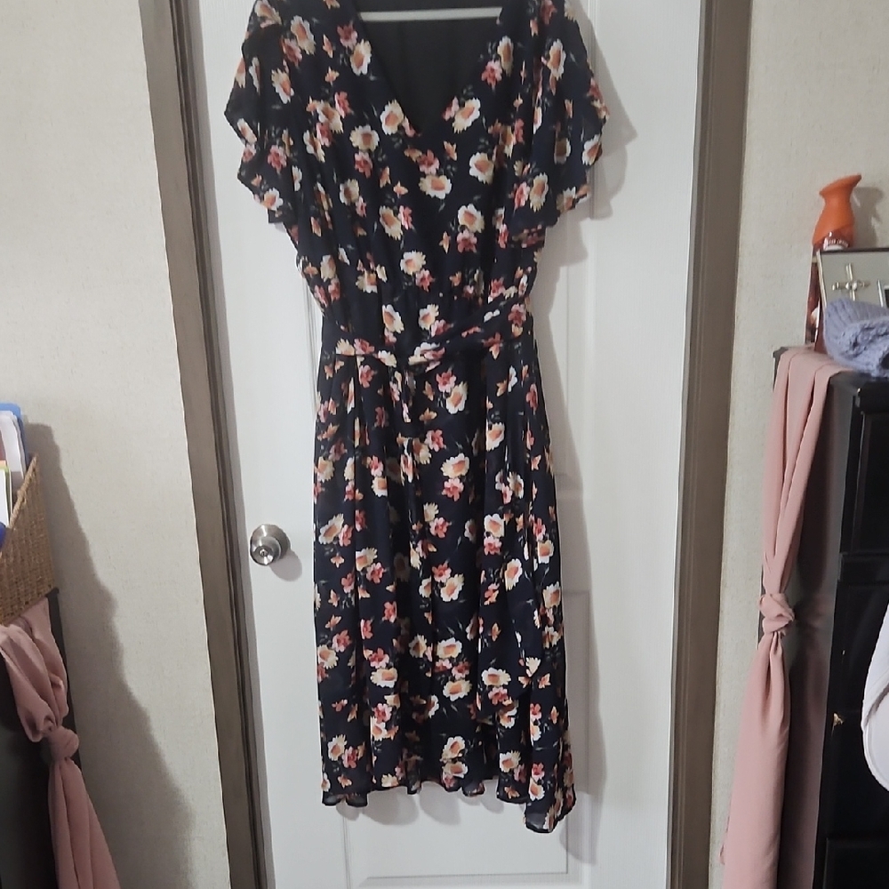 Navy Blue Floral V-Neck Midi Dress with Tie Waist Size 18-20